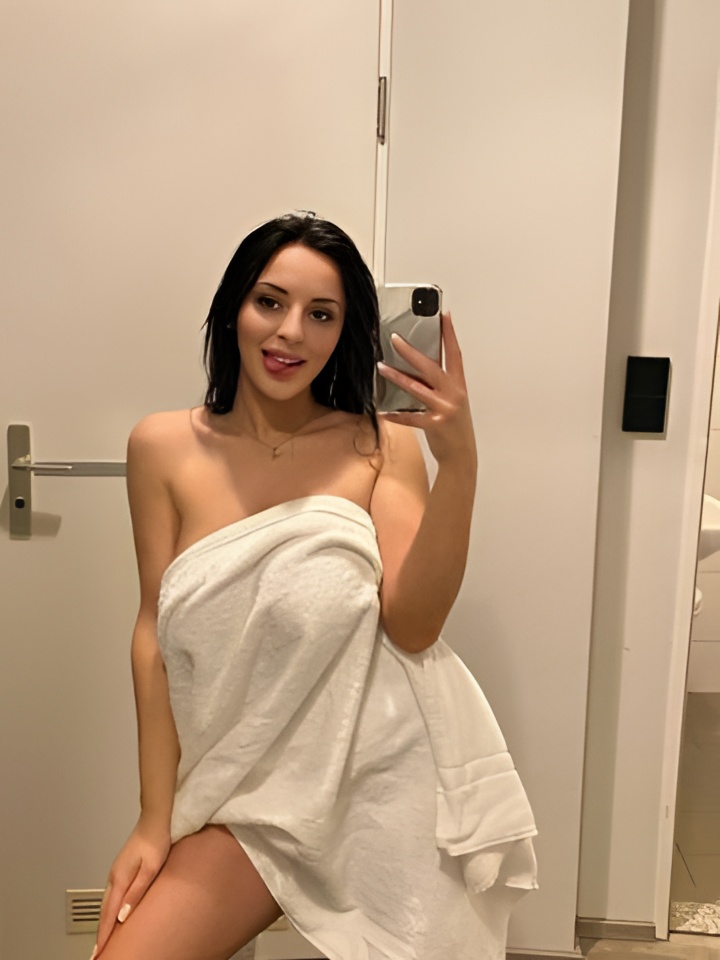 Елизавета привлекальеная девушка из Астаны цена от 4000 руб